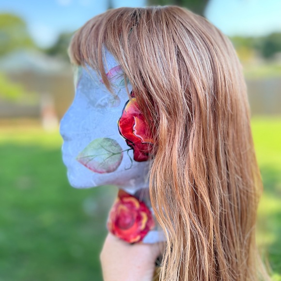 Shake N Go Acrylic light brown wig with bangs - Picture 2 of 16